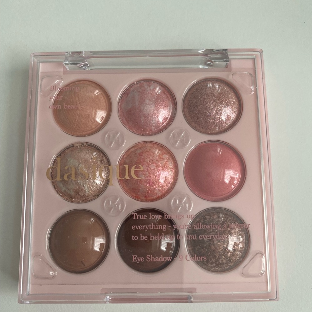 NIB Dasique Candy Berry Eyeshadow Palette - Pink, Brown, and Gold Hues